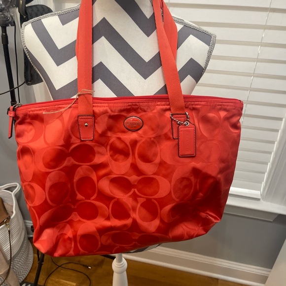 Coach bag orange, medium size great condition - Picture 3 of 15